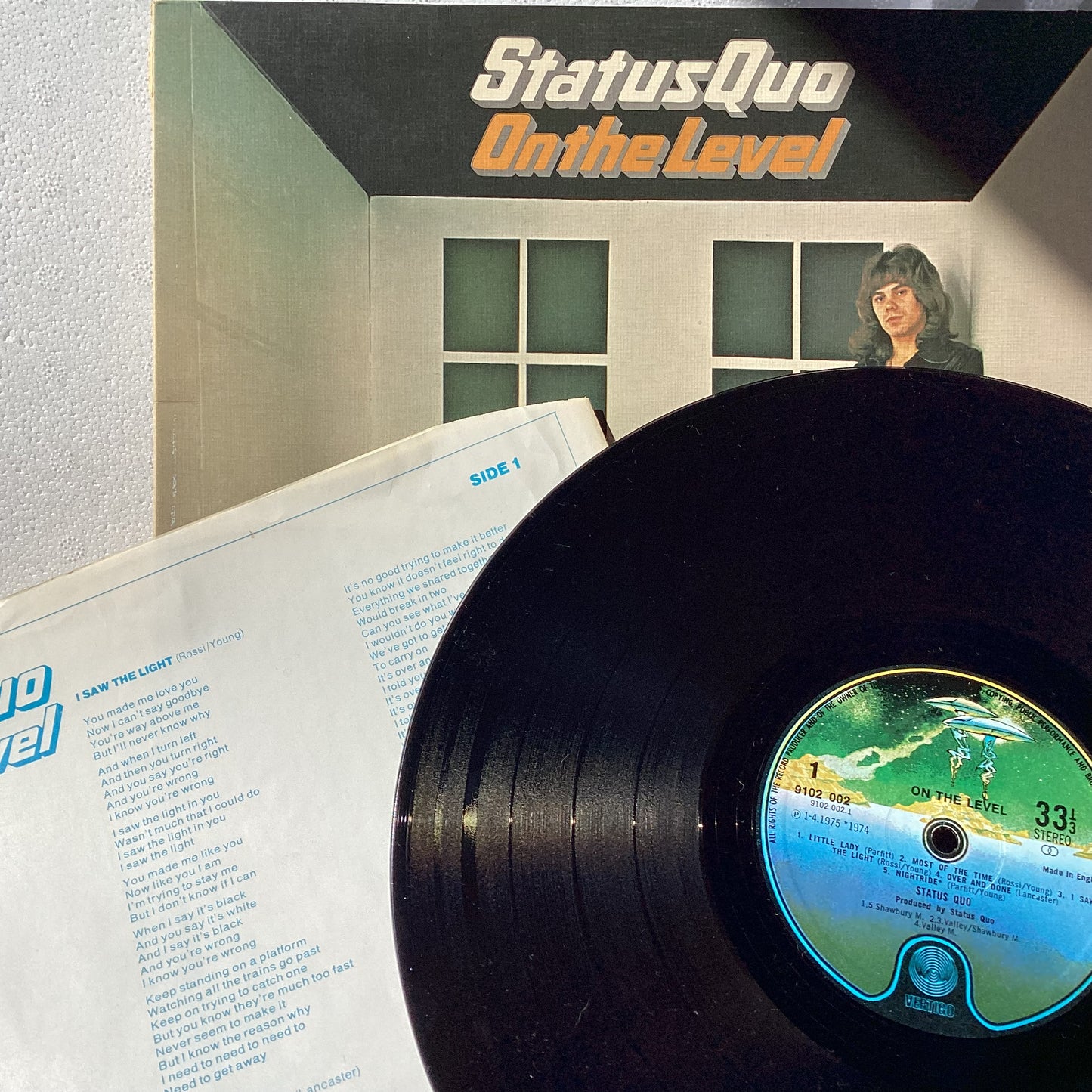 Status Quo - On the Level