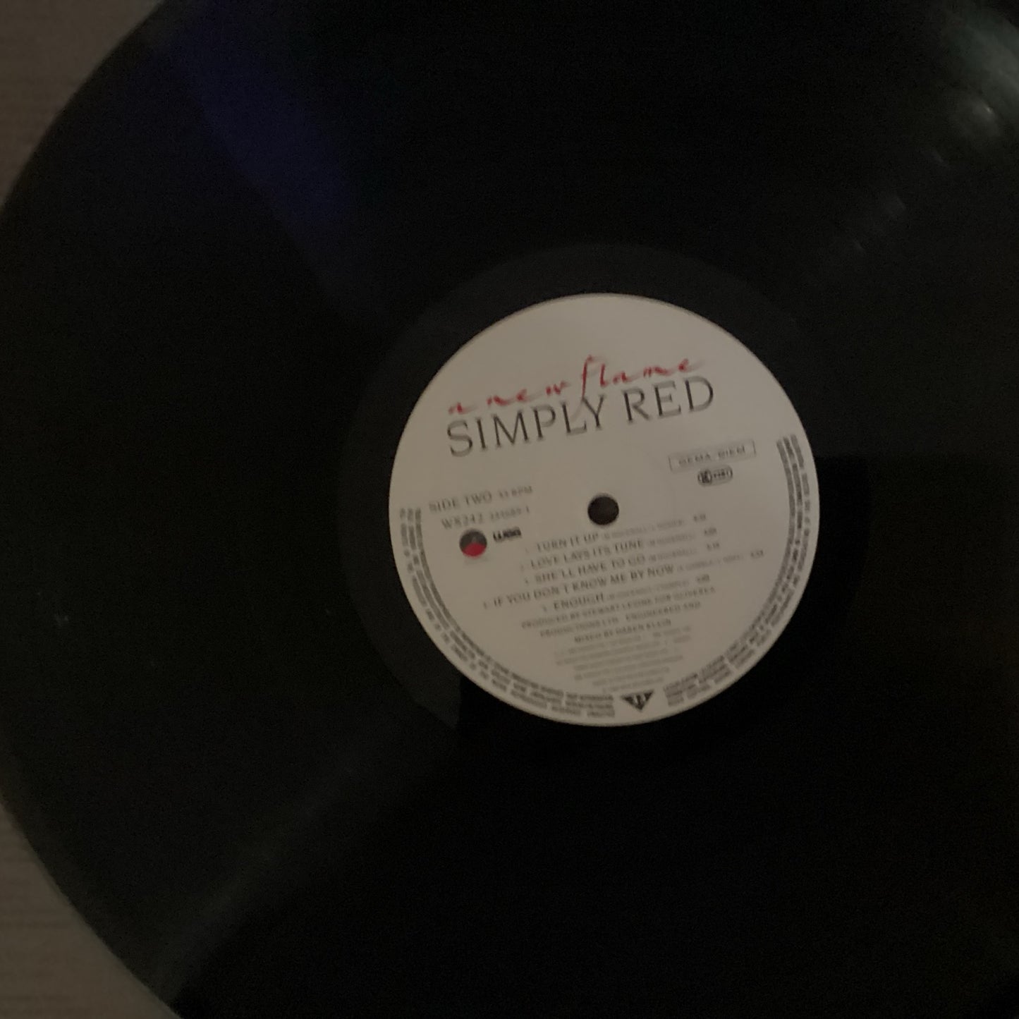 Simply Red - A New Flame